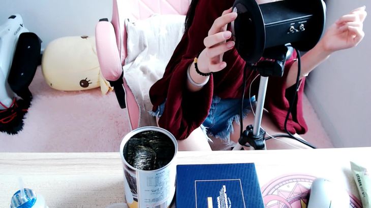 [Aki秋水ASMR]一起来吃零食呀~