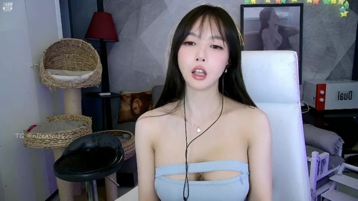 [斗鱼大艺术嘉]ASMR福利芦荟胶