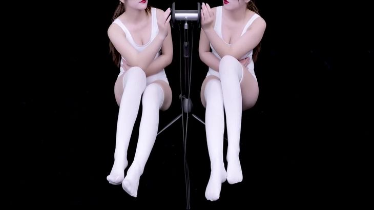 [ASMR在线][晓晓小UP]ASMR双人舔耳大长腿